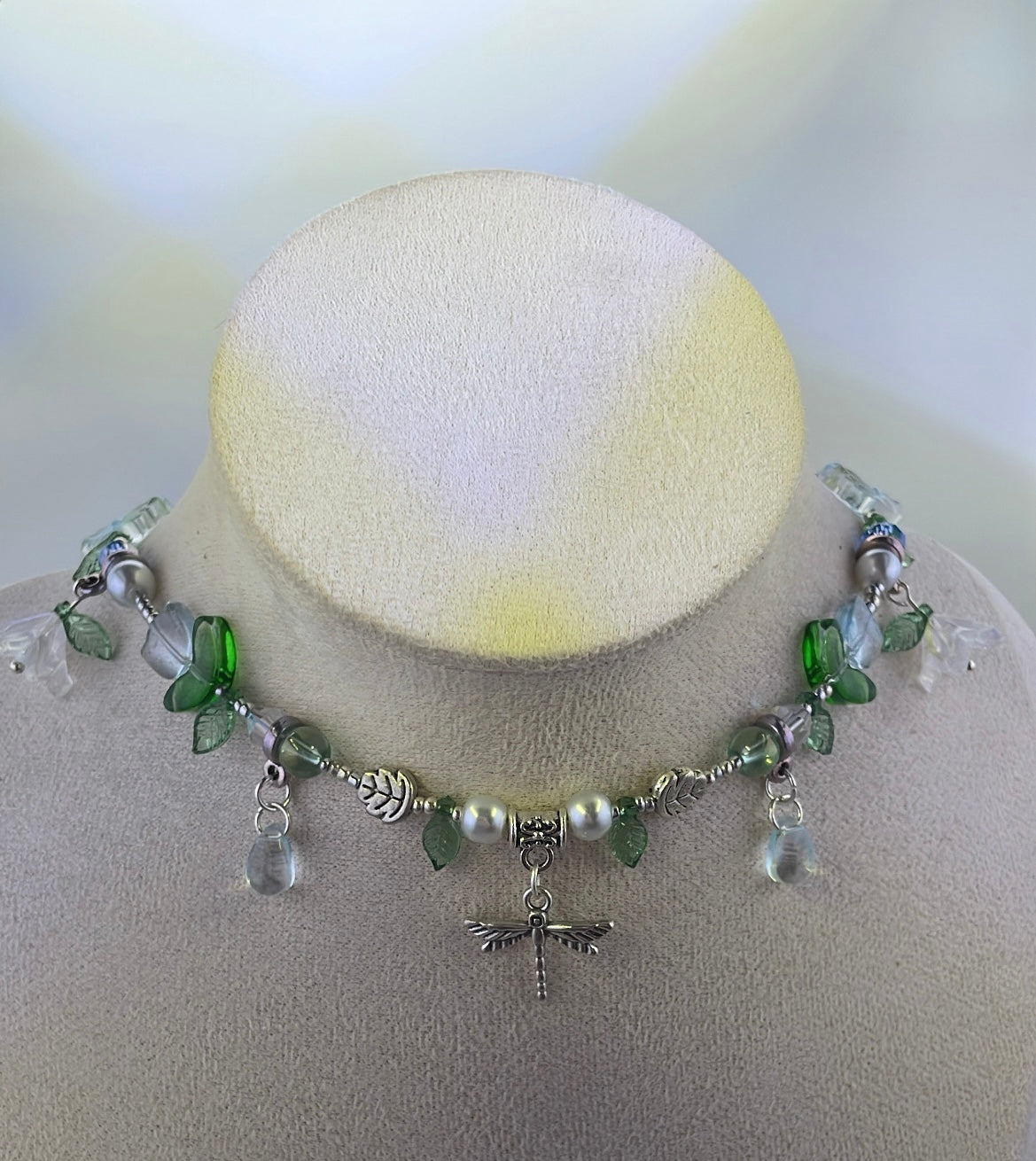 Rain and wings choker