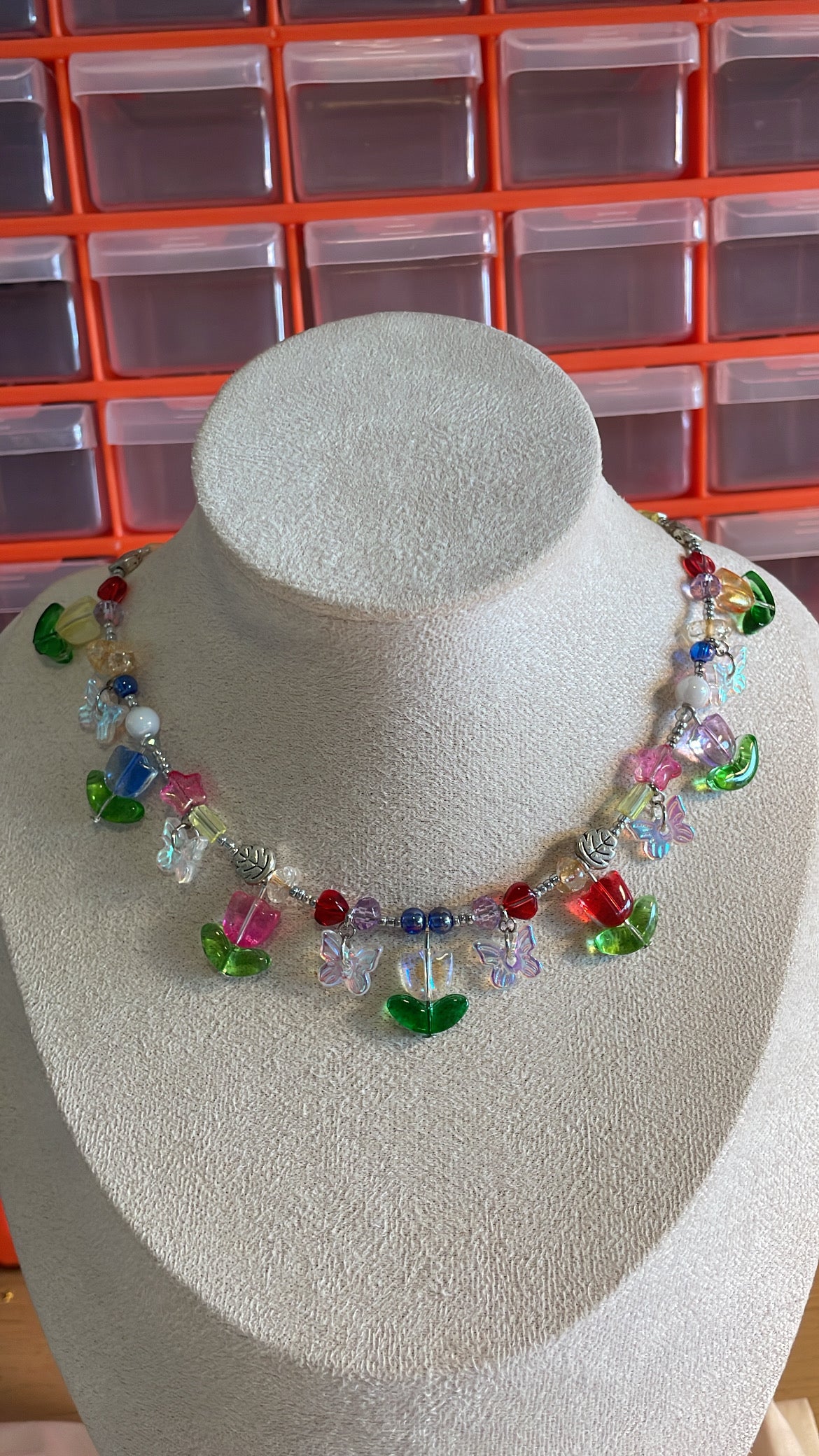 Tulip bunch necklace