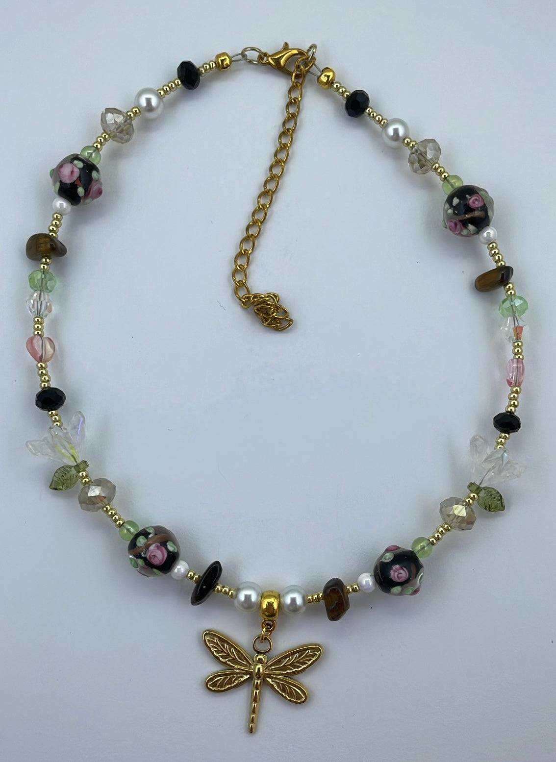 Dark woodland choker