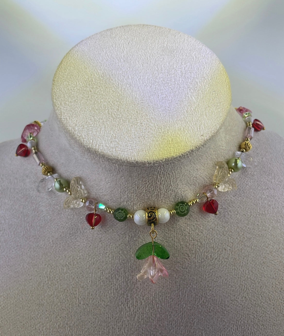 Heart of a lily choker