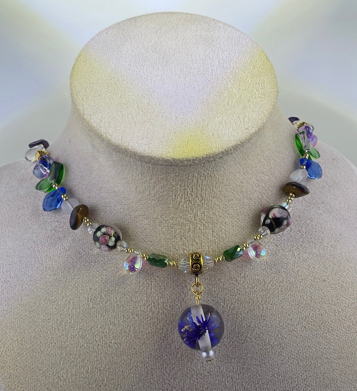 Heather and glitter choker