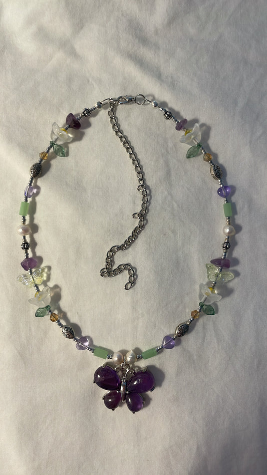 Butterfly and Daisy (lapis lazuli) necklace