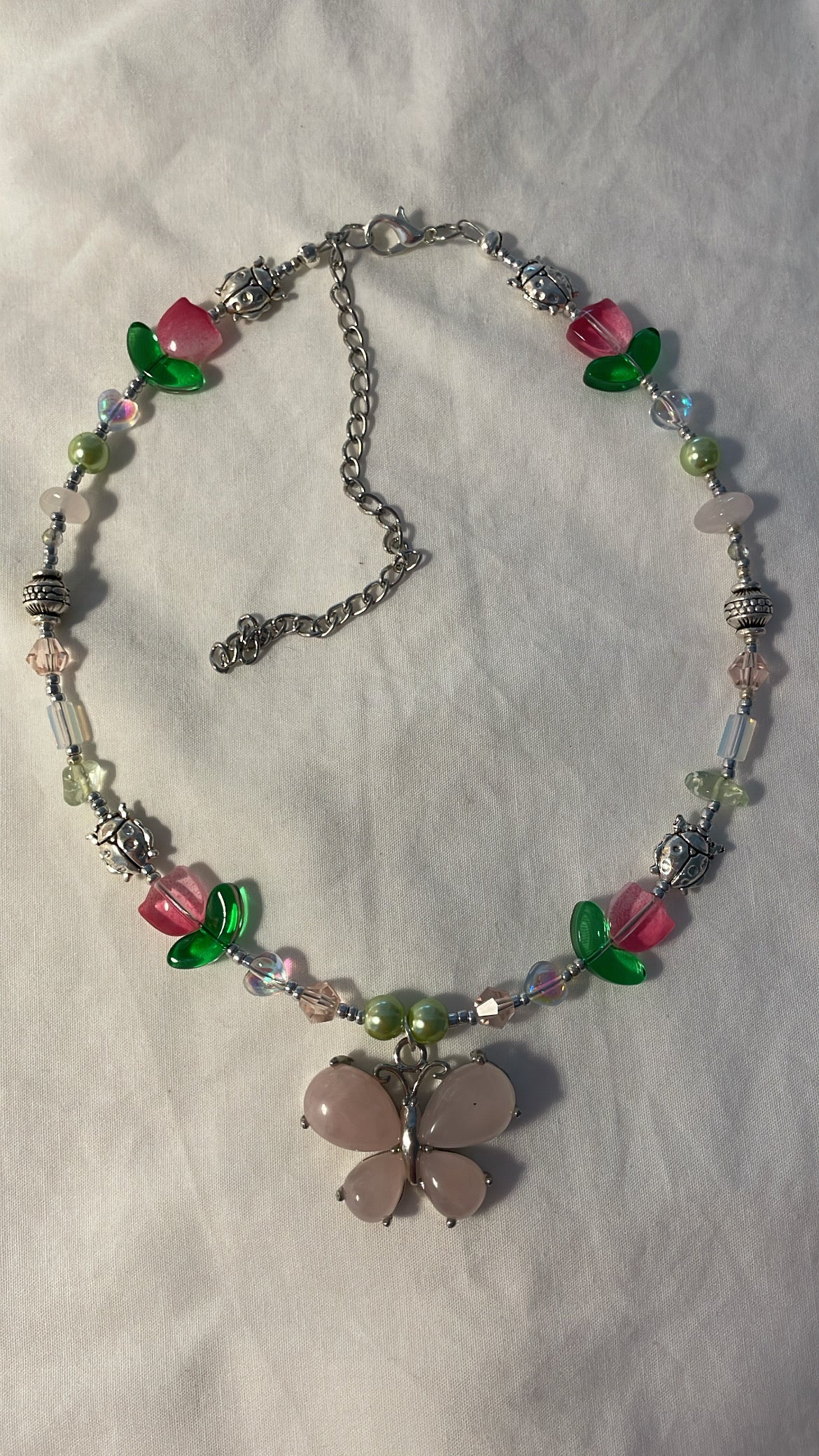 Flutter in the tulips (rose quartz) necklace