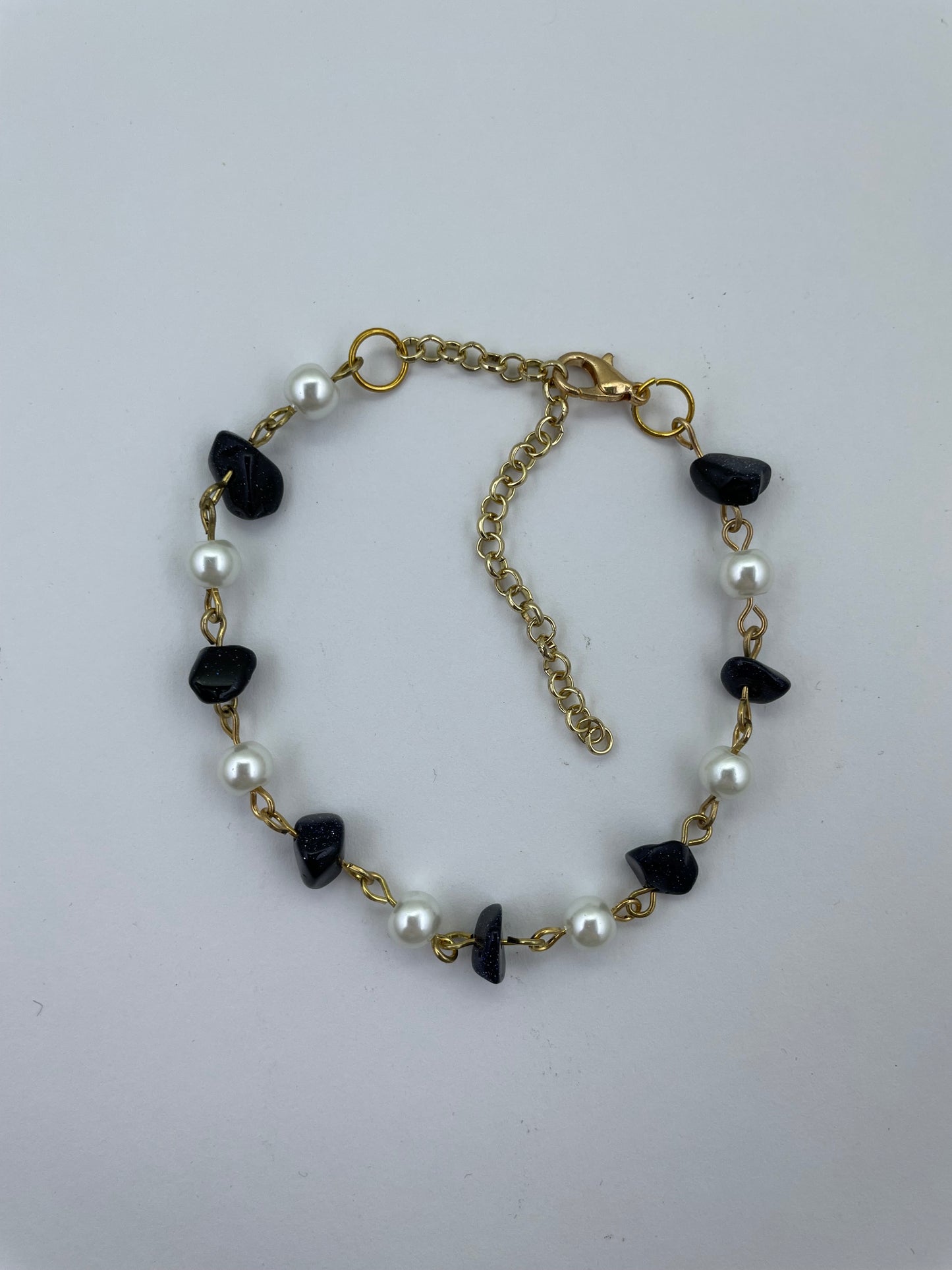 Blue goldstone and glass pearl bracelet