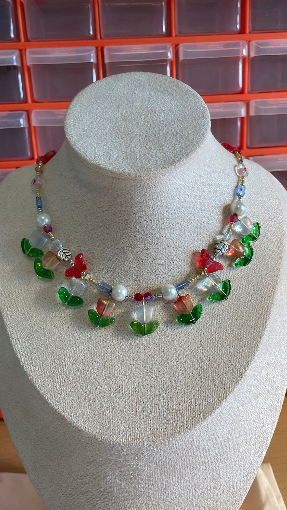 Frozen tulips necklace